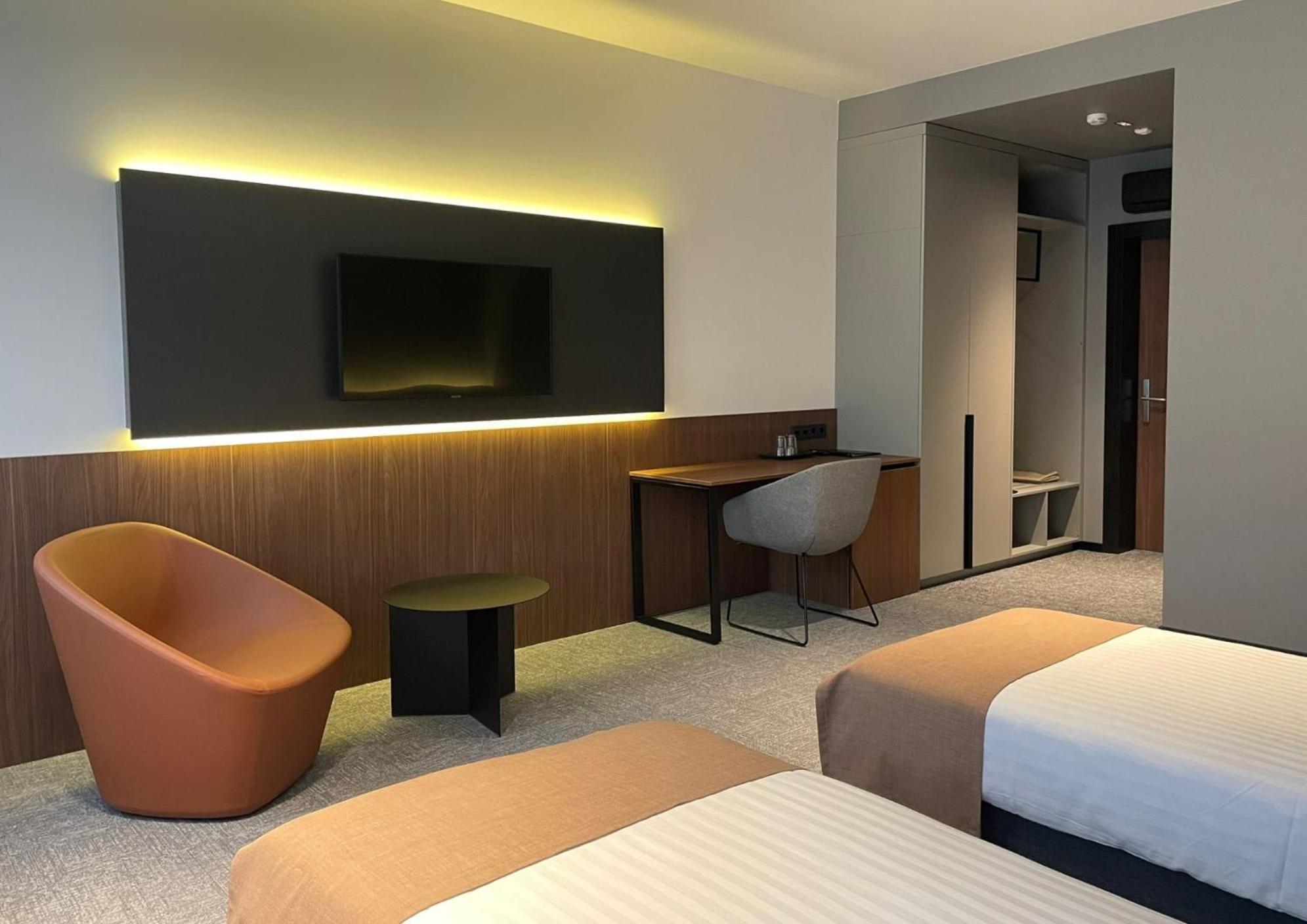 Hotel Pan Tadeusz à VNO Extérieur photo