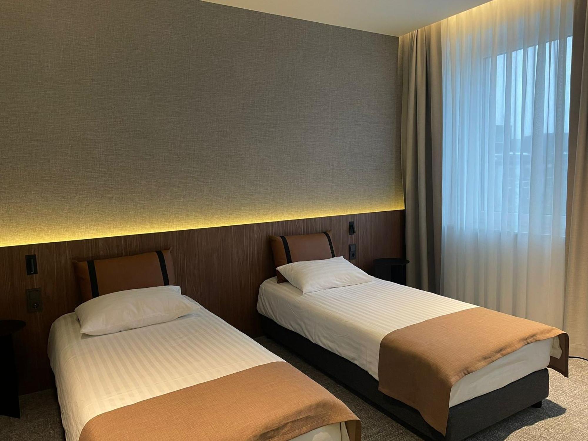 Hotel Pan Tadeusz à VNO Extérieur photo